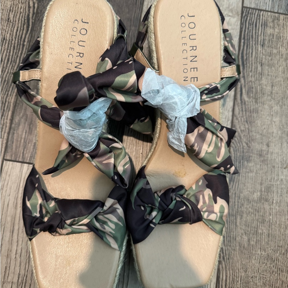 Journee Collection Green and Black Slippers with Botanical Print